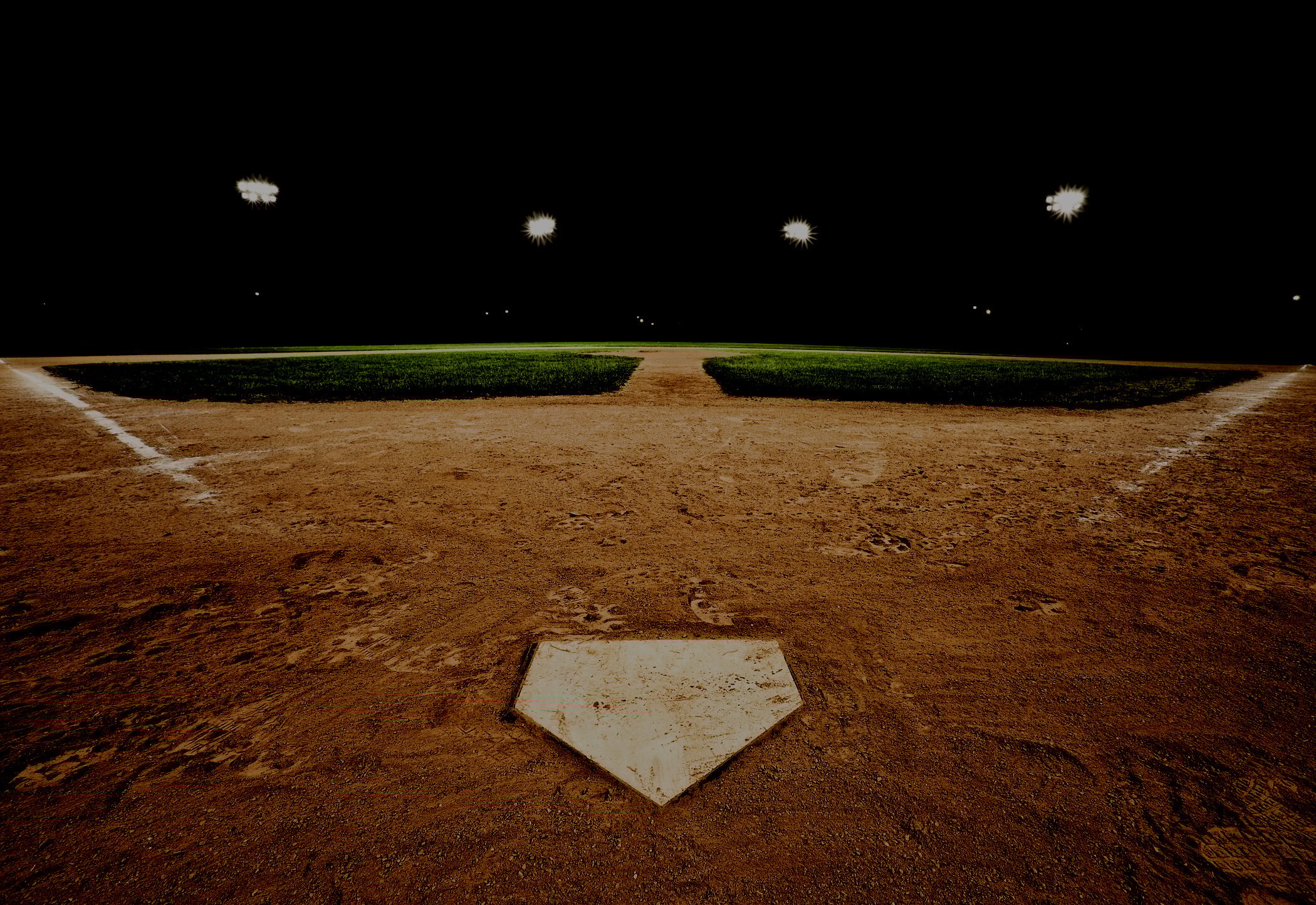 A picture of a diamond on a baseball field